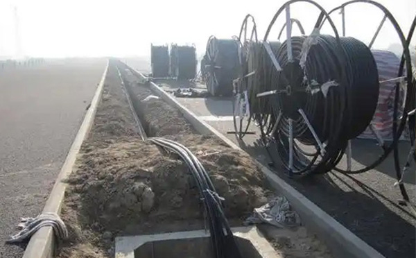 现代通信网络建设指南:榆中光缆施工全流程技术解析与质量控制 现代通信网络建设指南:榆中光缆施工全流程技术解析与质量控制